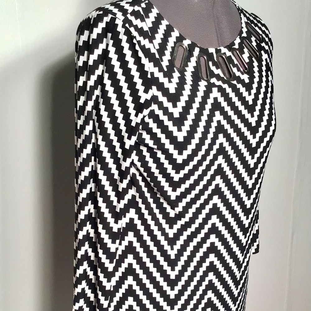 Haani Women's Black/White Shift Dress Keyhole Detail Size Petite XL
